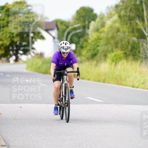 31.08.2025 - Elbe Triathlon Hamburg Michael Burmester http://msf.ph/oto/8684918 31.08.2025 11:29:25 Radfahren 1550 meine-sportfotos.de