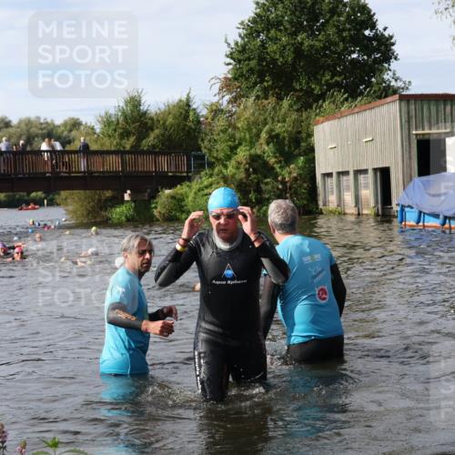 31.08.2025 - Elbe Triathlon Hamburg Luisa Fischer http://msf.ph/oto/8684922 31.08.2025 10:32:19 Schwimmen 1302, 1337 meine-sportfotos.de