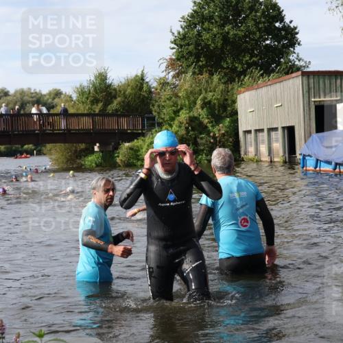 31.08.2025 - Elbe Triathlon Hamburg Luisa Fischer http://msf.ph/oto/8684924 31.08.2025 10:32:19 Schwimmen 1302, 1337 meine-sportfotos.de