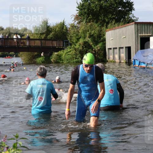31.08.2025 - Elbe Triathlon Hamburg Luisa Fischer http://msf.ph/oto/8684942 31.08.2025 10:32:30 Schwimmen 1263, 1319 meine-sportfotos.de