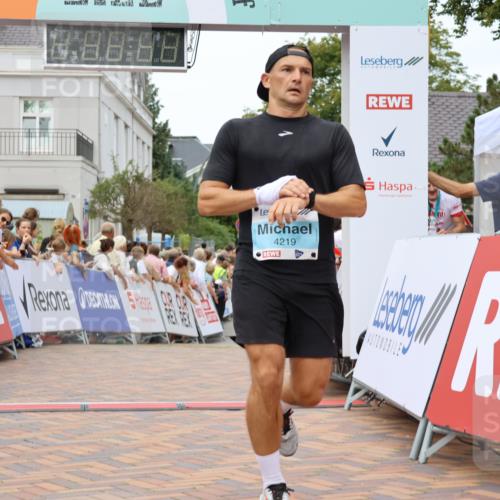 31.08.2025 - 21. Blankeneser Heldenlauf Strokosch-Dieckow http://msf.ph/oto/8684965 31.08.2025 12:01:17 Ziel 5814, 5654, 4219 meine-sportfotos.de