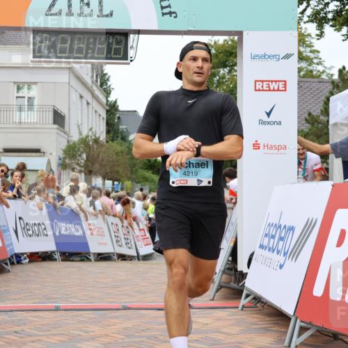 31.08.2025 - 21. Blankeneser Heldenlauf Strokosch-Dieckow http://msf.ph/oto/8684973 31.08.2025 12:01:17 Ziel 5814, 5654, 4219 meine-sportfotos.de