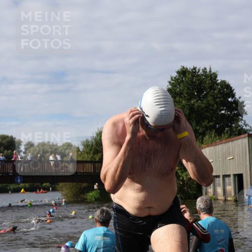 31.08.2025 - Elbe Triathlon Hamburg Luisa Fischer http://msf.ph/oto/8684977 31.08.2025 10:32:39 Schwimmen 1263, 1318, 1319, 1322, 1335 meine-sportfotos.de