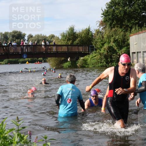 31.08.2025 - Elbe Triathlon Hamburg Luisa Fischer http://msf.ph/oto/8684987 31.08.2025 10:32:45 Schwimmen 1314, 1318, 1320, 1322, 1335 meine-sportfotos.de