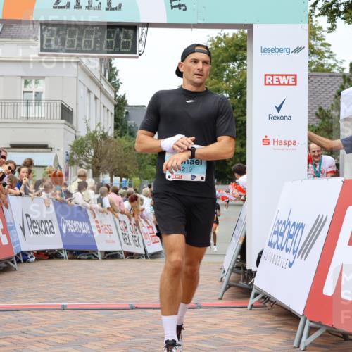 31.08.2025 - 21. Blankeneser Heldenlauf Strokosch-Dieckow http://msf.ph/oto/8684988 31.08.2025 12:01:16 Ziel 5814, 4219 meine-sportfotos.de