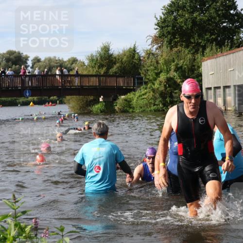 31.08.2025 - Elbe Triathlon Hamburg Luisa Fischer http://msf.ph/oto/8684989 31.08.2025 10:32:45 Schwimmen 1314, 1318, 1320, 1322, 1335 meine-sportfotos.de