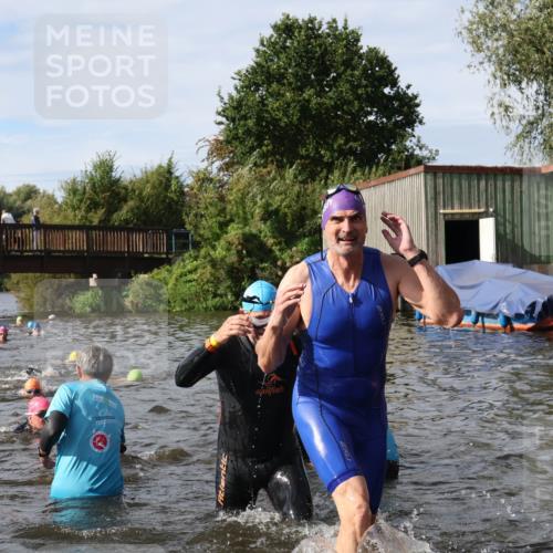 31.08.2025 - Elbe Triathlon Hamburg Luisa Fischer http://msf.ph/oto/8685008 31.08.2025 10:32:49 Schwimmen 1252, 1300, 1314, 1318, 1320, 1322 meine-sportfotos.de