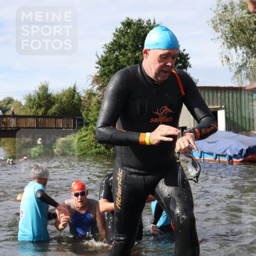 31.08.2025 - Elbe Triathlon Hamburg Luisa Fischer http://msf.ph/oto/8685024 31.08.2025 10:32:52 Schwimmen 1252, 1275, 1300, 1314, 1318, 1320, 1322 meine-sportfotos.de