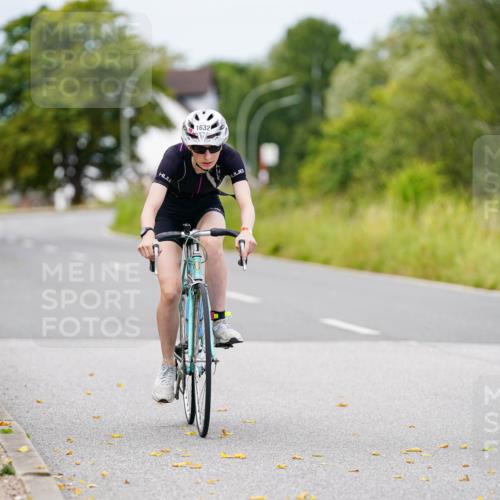 31.08.2025 - Elbe Triathlon Hamburg Michael Burmester http://msf.ph/oto/8685027 31.08.2025 12:21:30 Radfahren 1632 meine-sportfotos.de