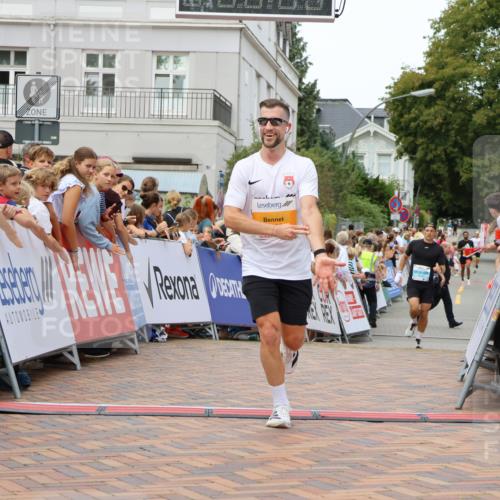 31.08.2025 - 21. Blankeneser Heldenlauf Strokosch-Dieckow http://msf.ph/oto/8685029 31.08.2025 12:01:12 Ziel 5814, 4219 meine-sportfotos.de