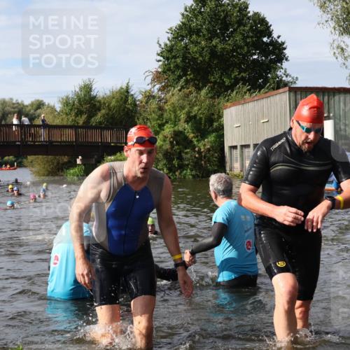 31.08.2025 - Elbe Triathlon Hamburg Luisa Fischer http://msf.ph/oto/8685030 31.08.2025 10:32:55 Schwimmen 1252, 1275, 1300, 1314, 1320 meine-sportfotos.de