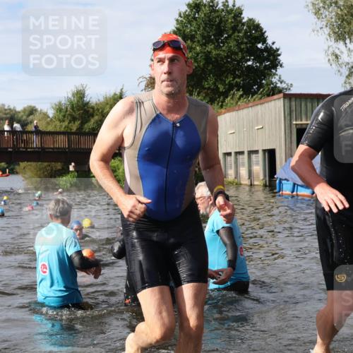 31.08.2025 - Elbe Triathlon Hamburg Luisa Fischer http://msf.ph/oto/8685035 31.08.2025 10:32:56 Schwimmen 1252, 1261, 1275, 1300, 1314, 1320 meine-sportfotos.de