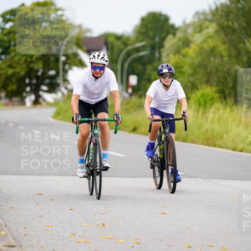 31.08.2025 - Elbe Triathlon Hamburg Michael Burmester http://msf.ph/oto/8685045 31.08.2025 12:26:04 Radfahren  meine-sportfotos.de