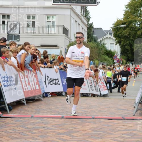 31.08.2025 - 21. Blankeneser Heldenlauf Strokosch-Dieckow http://msf.ph/oto/8685084 31.08.2025 12:01:12 Ziel 5814, 4219 meine-sportfotos.de