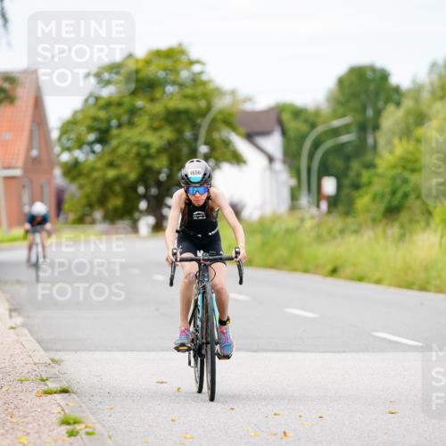 31.08.2025 - Elbe Triathlon Hamburg Michael Burmester http://msf.ph/oto/8685097 31.08.2025 12:32:47 Radfahren 1656, 1657 meine-sportfotos.de