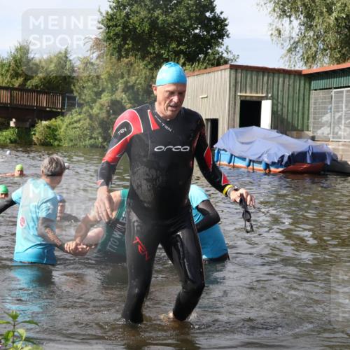 31.08.2025 - Elbe Triathlon Hamburg Luisa Fischer http://msf.ph/oto/8685098 31.08.2025 10:33:26 Schwimmen 1259, 1268, 1270, 1308 meine-sportfotos.de