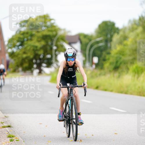 31.08.2025 - Elbe Triathlon Hamburg Michael Burmester http://msf.ph/oto/8685100 31.08.2025 12:32:47 Radfahren 1656, 1657 meine-sportfotos.de