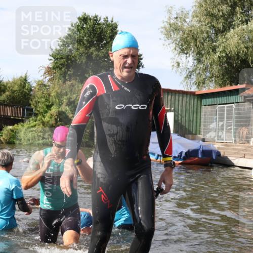 31.08.2025 - Elbe Triathlon Hamburg Luisa Fischer http://msf.ph/oto/8685103 31.08.2025 10:33:27 Schwimmen 1259, 1268, 1270, 1308 meine-sportfotos.de