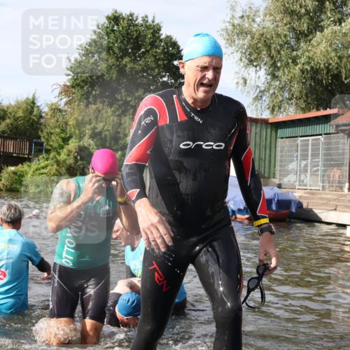 31.08.2025 - Elbe Triathlon Hamburg Luisa Fischer http://msf.ph/oto/8685106 31.08.2025 10:33:27 Schwimmen 1259, 1268, 1270, 1308 meine-sportfotos.de