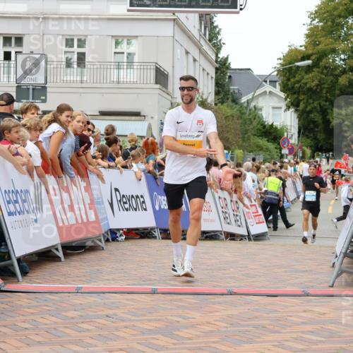 31.08.2025 - 21. Blankeneser Heldenlauf Strokosch-Dieckow http://msf.ph/oto/8685115 31.08.2025 12:01:12 Ziel 5814, 4219 meine-sportfotos.de