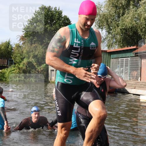 31.08.2025 - Elbe Triathlon Hamburg Luisa Fischer http://msf.ph/oto/8685117 31.08.2025 10:33:30 Schwimmen 1259, 1268, 1270, 1308, 1325 meine-sportfotos.de