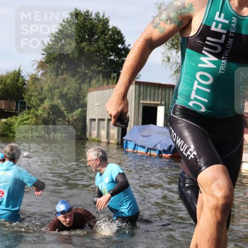 31.08.2025 - Elbe Triathlon Hamburg Luisa Fischer http://msf.ph/oto/8685119 31.08.2025 10:33:30 Schwimmen 1259, 1268, 1270, 1308, 1325 meine-sportfotos.de