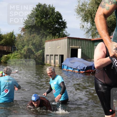 31.08.2025 - Elbe Triathlon Hamburg Luisa Fischer http://msf.ph/oto/8685121 31.08.2025 10:33:31 Schwimmen 1259, 1268, 1270, 1308, 1325 meine-sportfotos.de
