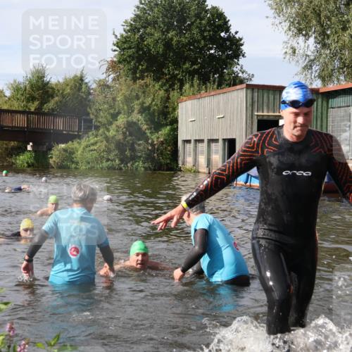 31.08.2025 - Elbe Triathlon Hamburg Luisa Fischer http://msf.ph/oto/8685133 31.08.2025 10:33:33 Schwimmen 1259, 1268, 1270, 1308, 1325 meine-sportfotos.de