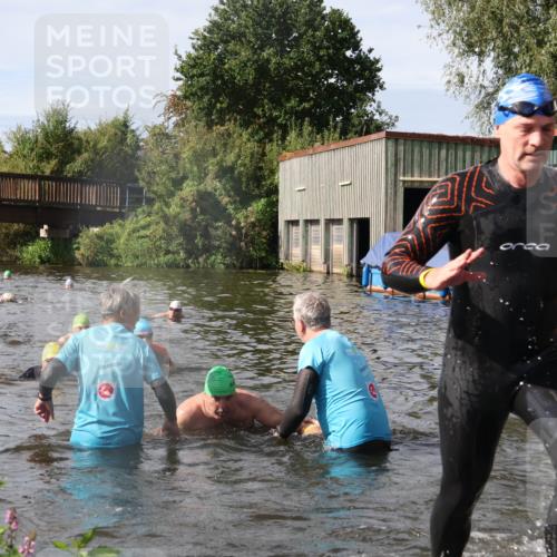 31.08.2025 - Elbe Triathlon Hamburg Luisa Fischer http://msf.ph/oto/8685138 31.08.2025 10:33:34 Schwimmen 1259, 1268, 1270, 1308, 1325 meine-sportfotos.de