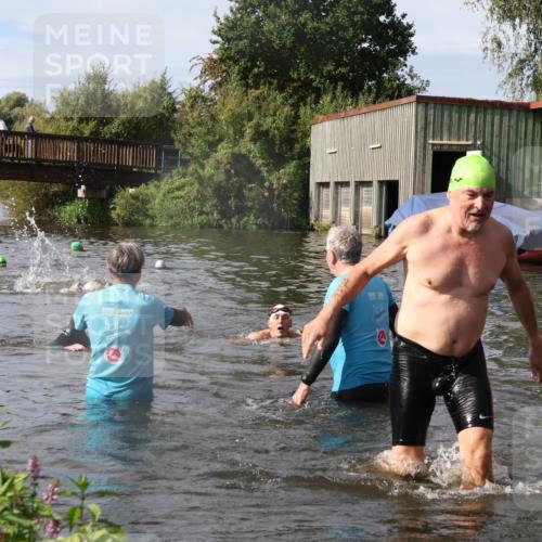 31.08.2025 - Elbe Triathlon Hamburg Luisa Fischer http://msf.ph/oto/8685183 31.08.2025 10:33:48 Schwimmen 1313, 1316, 1340 meine-sportfotos.de