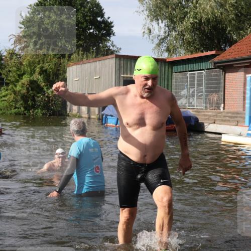 31.08.2025 - Elbe Triathlon Hamburg Luisa Fischer http://msf.ph/oto/8685188 31.08.2025 10:33:49 Schwimmen 1313, 1316, 1336, 1340 meine-sportfotos.de