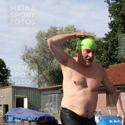 31.08.2025 - Elbe Triathlon Hamburg Luisa Fischer http://msf.ph/oto/8685193 31.08.2025 10:33:51 Schwimmen 1316, 1336, 1340 meine-sportfotos.de
