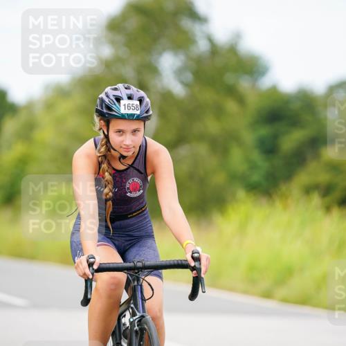 31.08.2025 - Elbe Triathlon Hamburg Michael Burmester http://msf.ph/oto/8685199 31.08.2025 12:34:47 Radfahren 1658 meine-sportfotos.de