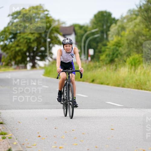31.08.2025 - Elbe Triathlon Hamburg Michael Burmester http://msf.ph/oto/8685203 31.08.2025 12:35:27 Radfahren 1646, 1653 meine-sportfotos.de