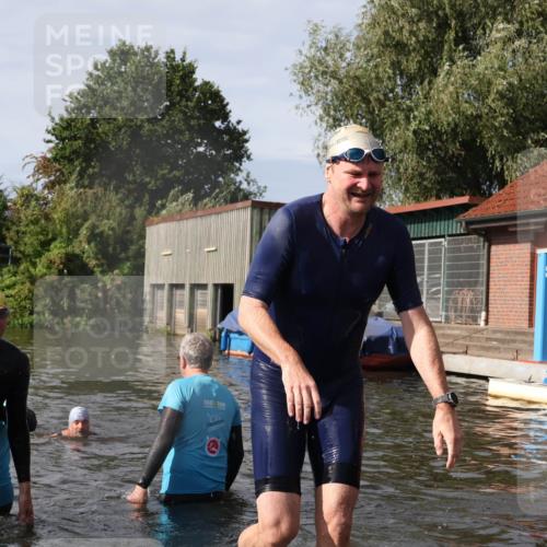 31.08.2025 - Elbe Triathlon Hamburg Luisa Fischer http://msf.ph/oto/8685226 31.08.2025 10:34:06 Schwimmen 1267, 1328, 1343 meine-sportfotos.de