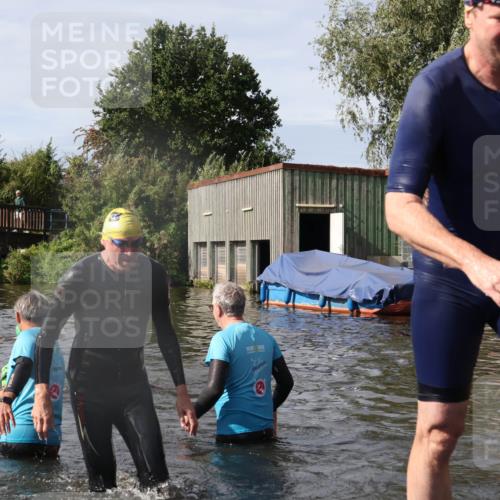 31.08.2025 - Elbe Triathlon Hamburg Luisa Fischer http://msf.ph/oto/8685230 31.08.2025 10:34:07 Schwimmen 1267, 1328, 1342, 1343 meine-sportfotos.de