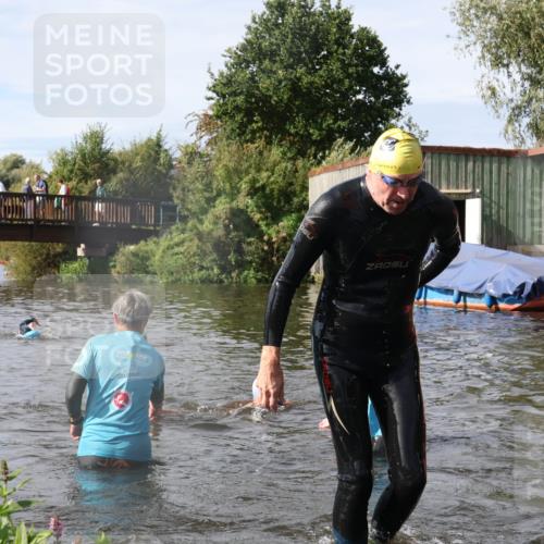 31.08.2025 - Elbe Triathlon Hamburg Luisa Fischer http://msf.ph/oto/8685236 31.08.2025 10:34:08 Schwimmen 1267, 1290, 1328, 1342 meine-sportfotos.de