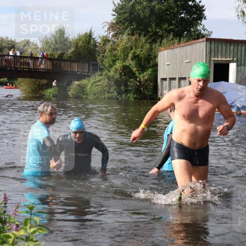 31.08.2025 - Elbe Triathlon Hamburg Luisa Fischer http://msf.ph/oto/8685254 31.08.2025 10:34:24 Schwimmen 1276, 1339 meine-sportfotos.de