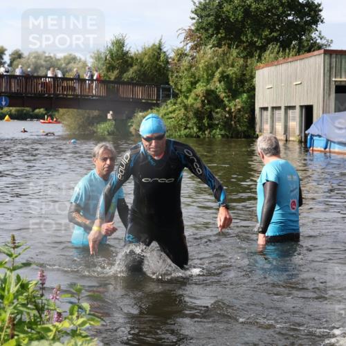 31.08.2025 - Elbe Triathlon Hamburg Luisa Fischer http://msf.ph/oto/8685262 31.08.2025 10:34:26 Schwimmen 1276, 1339 meine-sportfotos.de