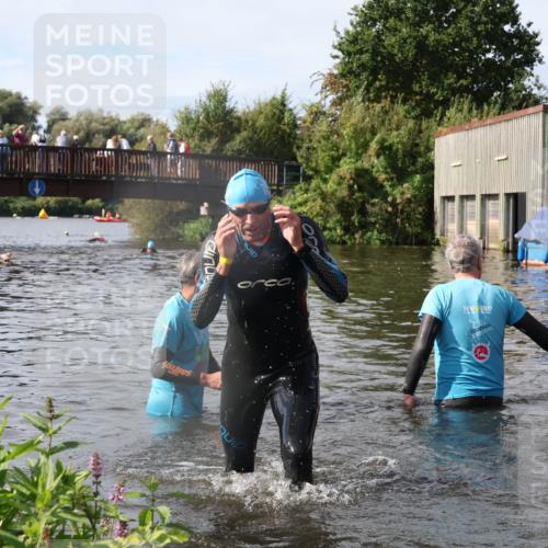 31.08.2025 - Elbe Triathlon Hamburg Luisa Fischer http://msf.ph/oto/8685265 31.08.2025 10:34:27 Schwimmen 1276, 1339 meine-sportfotos.de
