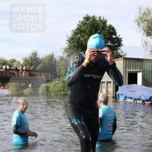 31.08.2025 - Elbe Triathlon Hamburg Luisa Fischer http://msf.ph/oto/8685271 31.08.2025 10:34:28 Schwimmen 1276, 1339 meine-sportfotos.de