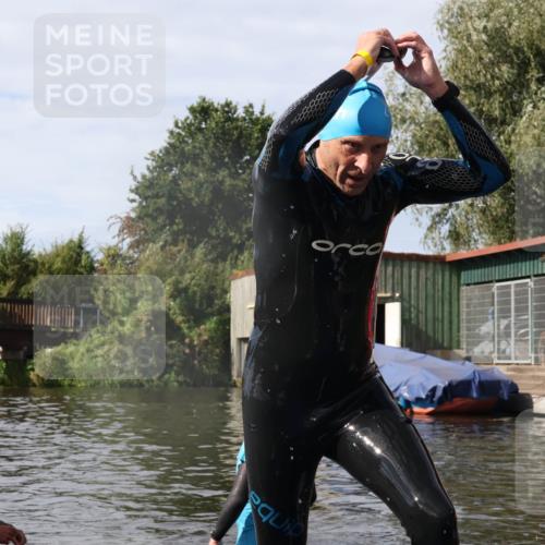 31.08.2025 - Elbe Triathlon Hamburg Luisa Fischer http://msf.ph/oto/8685274 31.08.2025 10:34:29 Schwimmen 1276, 1339 meine-sportfotos.de