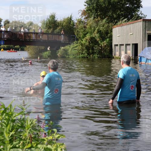 31.08.2025 - Elbe Triathlon Hamburg Luisa Fischer http://msf.ph/oto/8685280 31.08.2025 10:35:09 Schwimmen  meine-sportfotos.de