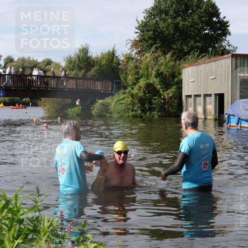 31.08.2025 - Elbe Triathlon Hamburg Luisa Fischer http://msf.ph/oto/8685284 31.08.2025 10:35:12 Schwimmen 1333 meine-sportfotos.de