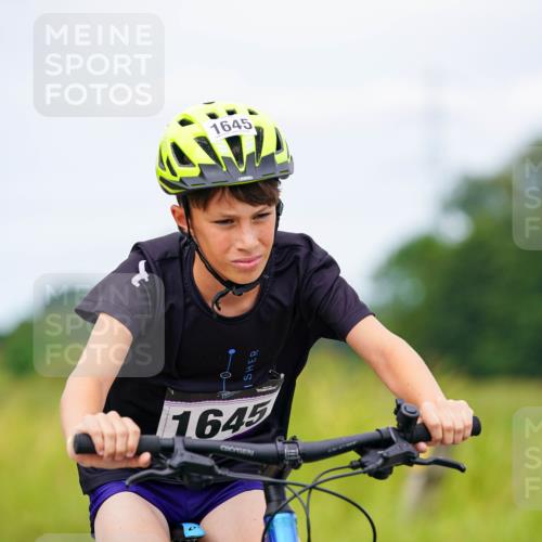 31.08.2025 - Elbe Triathlon Hamburg Michael Burmester http://msf.ph/oto/8685312 31.08.2025 12:39:24 Radfahren 1645, 1665 meine-sportfotos.de
