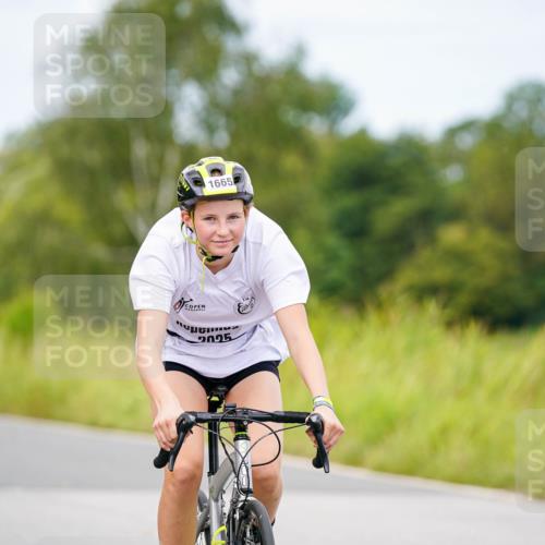 31.08.2025 - Elbe Triathlon Hamburg Michael Burmester http://msf.ph/oto/8685318 31.08.2025 12:39:31 Radfahren 1665 meine-sportfotos.de