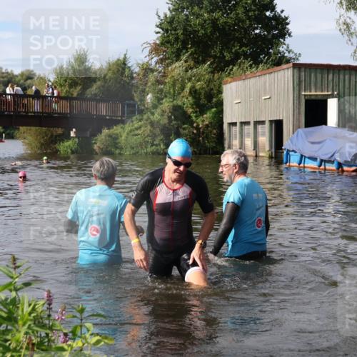 31.08.2025 - Elbe Triathlon Hamburg Luisa Fischer http://msf.ph/oto/8685320 31.08.2025 10:35:20 Schwimmen 1294, 1333 meine-sportfotos.de
