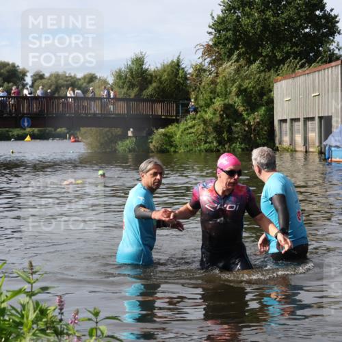 31.08.2025 - Elbe Triathlon Hamburg Luisa Fischer http://msf.ph/oto/8685335 31.08.2025 10:35:46 Schwimmen 1289 meine-sportfotos.de