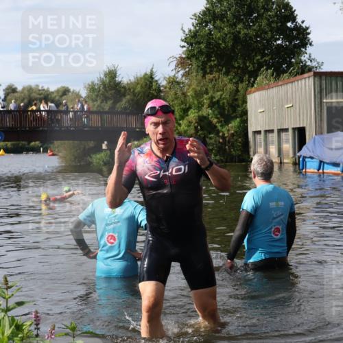 31.08.2025 - Elbe Triathlon Hamburg Luisa Fischer http://msf.ph/oto/8685352 31.08.2025 10:35:50 Schwimmen 1289 meine-sportfotos.de