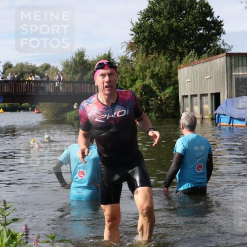 31.08.2025 - Elbe Triathlon Hamburg Luisa Fischer http://msf.ph/oto/8685353 31.08.2025 10:35:50 Schwimmen 1289 meine-sportfotos.de